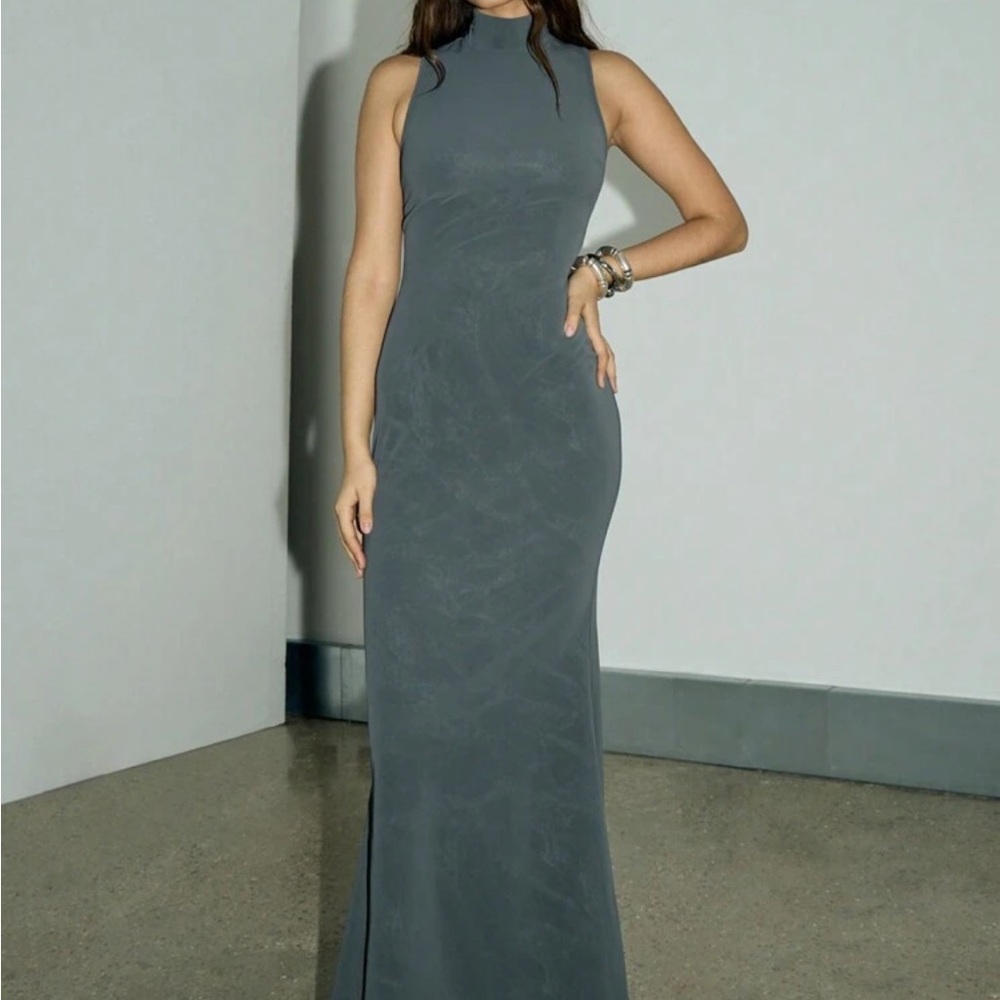 Elegant Gray Sleeveless Dress NWT